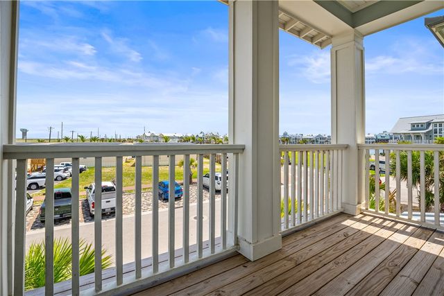 320 S Shore Dr, Port Aransas, TX 78373