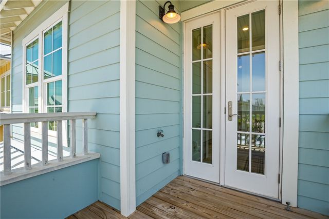 320 S Shore Dr, Port Aransas, TX 78373