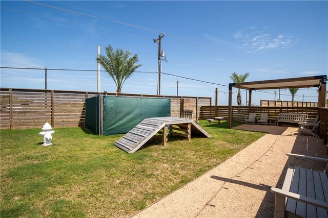 320 S Shore Dr, Port Aransas, TX 78373