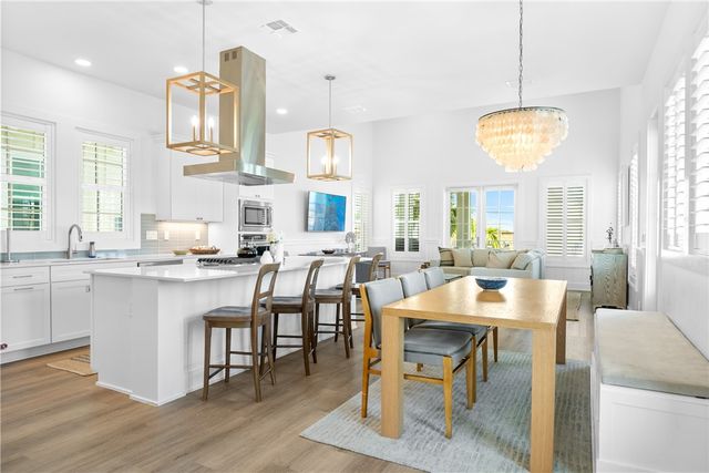 320 S Shore Dr, Port Aransas, TX 78373