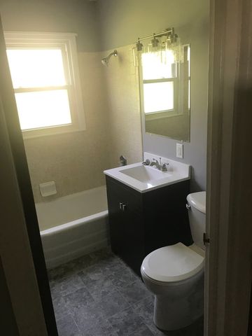 120 CAROLINE Court, Geneva, IL 60134