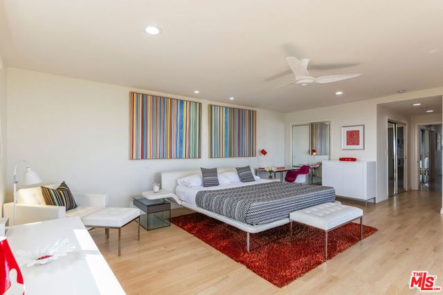 1556 Blue Jay Way, Los Angeles, CA 90069