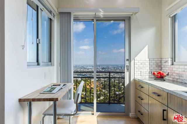 1556 Blue Jay Way, Los Angeles, CA 90069