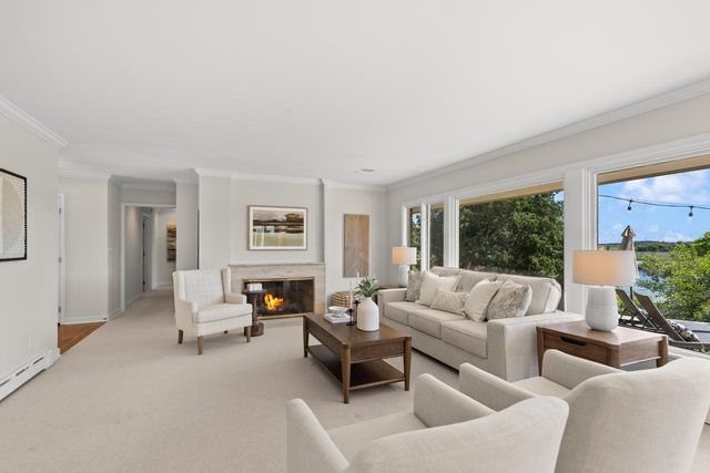 7011 Willow Creek Road, Eden Prairie, MN 55344