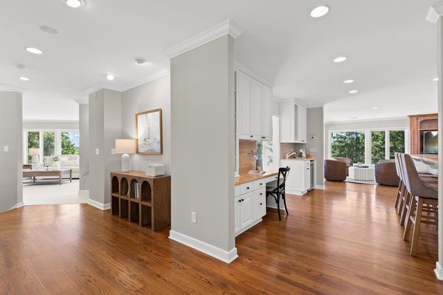 7011 Willow Creek Road, Eden Prairie, MN 55344