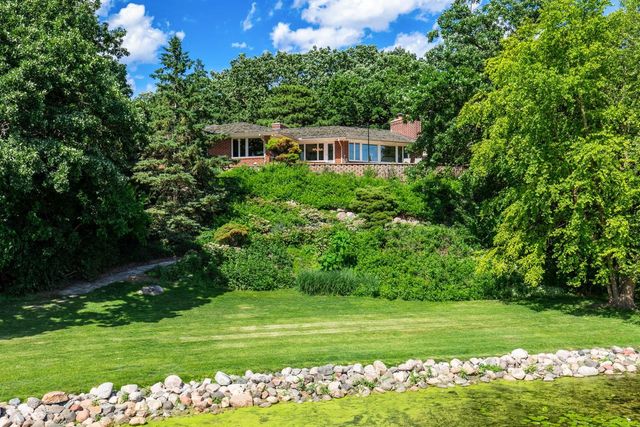 7011 Willow Creek Road, Eden Prairie, MN 55344