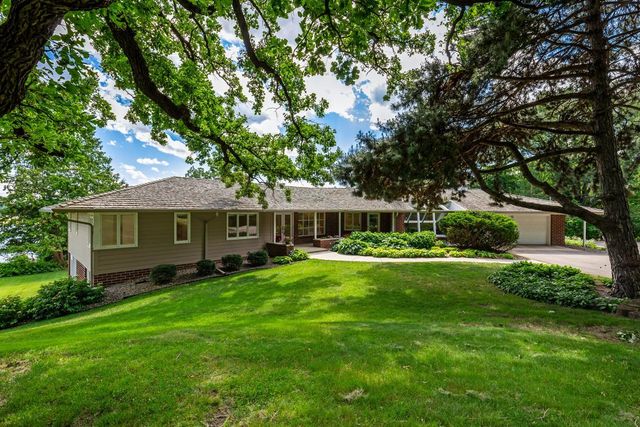 7011 Willow Creek Road, Eden Prairie, MN 55344