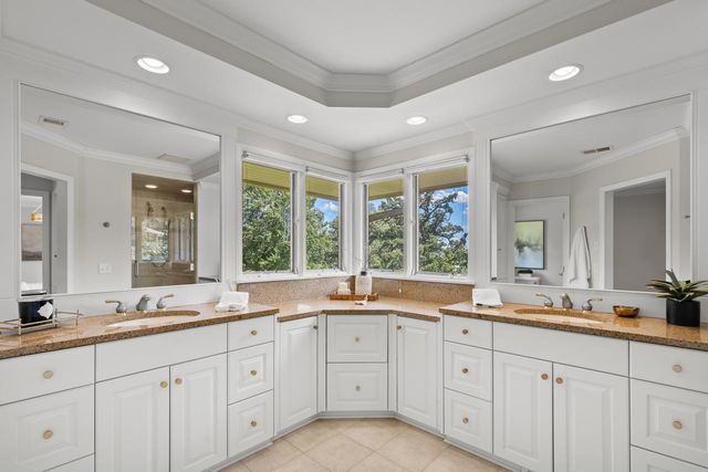 7011 Willow Creek Road, Eden Prairie, MN 55344