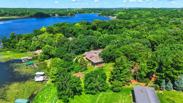 7011 Willow Creek Road, Eden Prairie, MN 55344