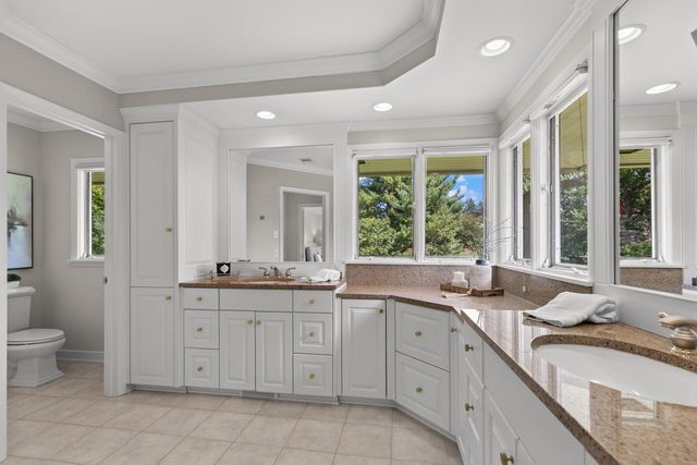 7011 Willow Creek Road, Eden Prairie, MN 55344