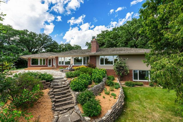 7011 Willow Creek Road, Eden Prairie, MN 55344