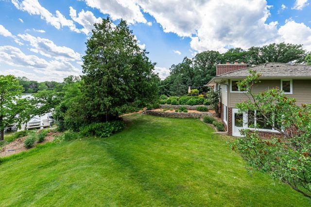 7011 Willow Creek Road, Eden Prairie, MN 55344