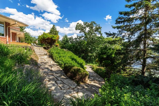 7011 Willow Creek Road, Eden Prairie, MN 55344