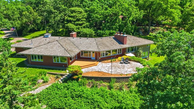 7011 Willow Creek Road, Eden Prairie, MN 55344