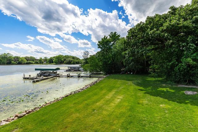 7011 Willow Creek Road, Eden Prairie, MN 55344