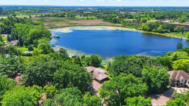 7011 Willow Creek Road, Eden Prairie, MN 55344