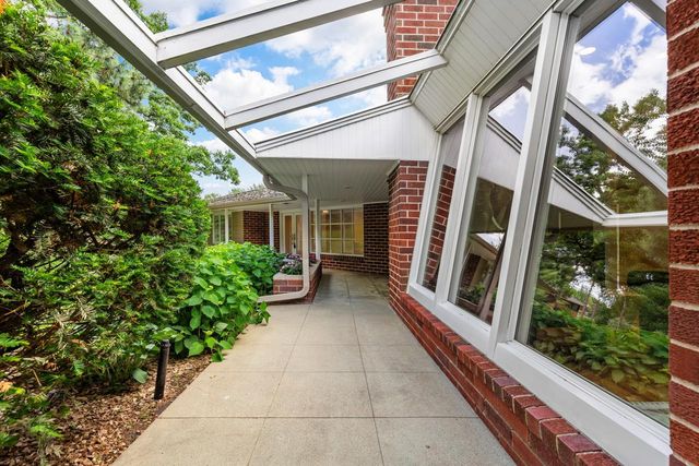 7011 Willow Creek Road, Eden Prairie, MN 55344