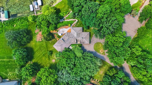 7011 Willow Creek Road, Eden Prairie, MN 55344