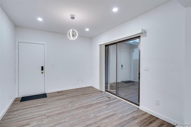 6265 Potomac Circle, West Bloomfield, MI 48322