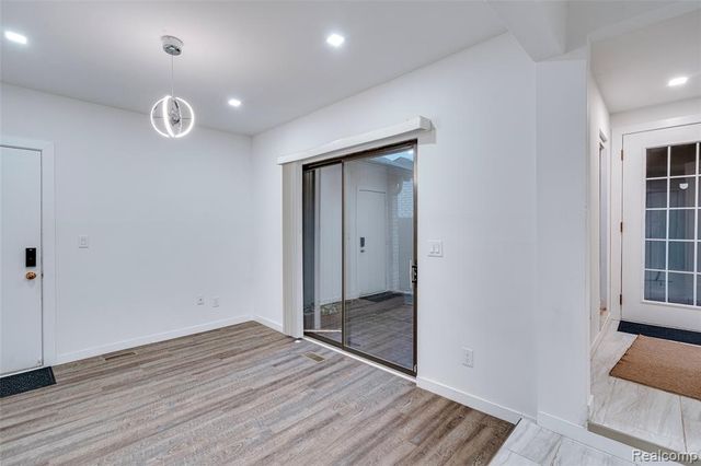 6265 Potomac Circle, West Bloomfield, MI 48322