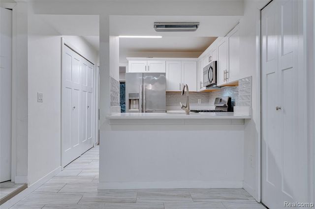 6265 Potomac Circle, West Bloomfield, MI 48322