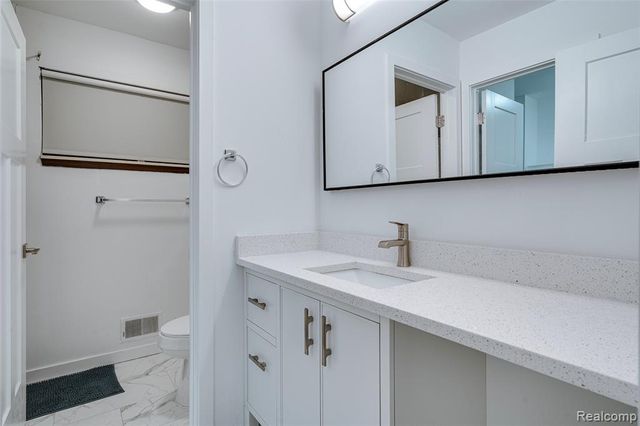 6265 Potomac Circle, West Bloomfield, MI 48322