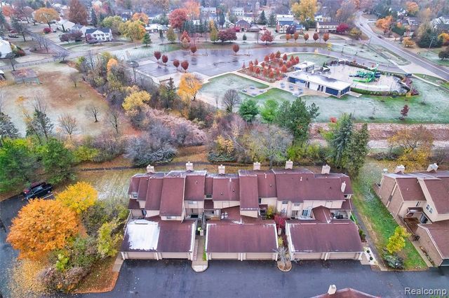 6265 Potomac Circle, West Bloomfield, MI 48322