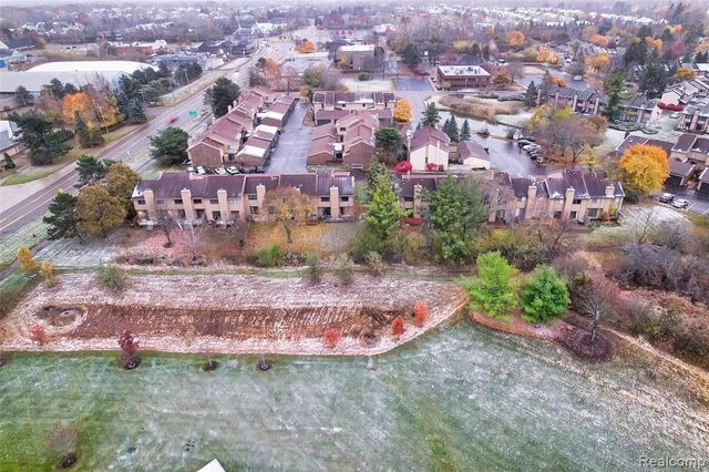 6265 Potomac Circle, West Bloomfield, MI 48322