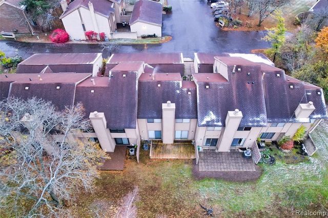 6265 Potomac Circle, West Bloomfield, MI 48322