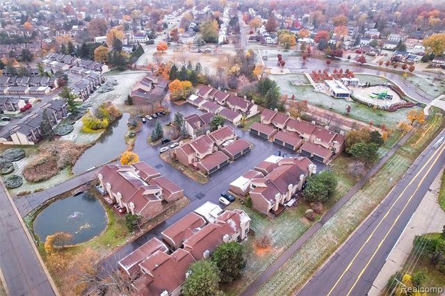 6265 Potomac Circle, West Bloomfield, MI 48322