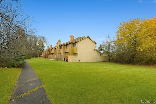 6265 Potomac Circle, West Bloomfield, MI 48322