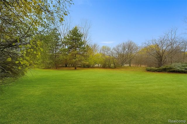 6265 Potomac Circle, West Bloomfield, MI 48322