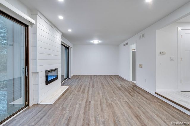 6265 Potomac Circle, West Bloomfield, MI 48322