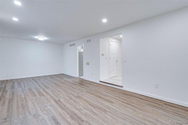 6265 Potomac Circle, West Bloomfield, MI 48322