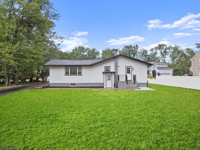 100 Pier Ln, Fairfield Twp., NJ 07004