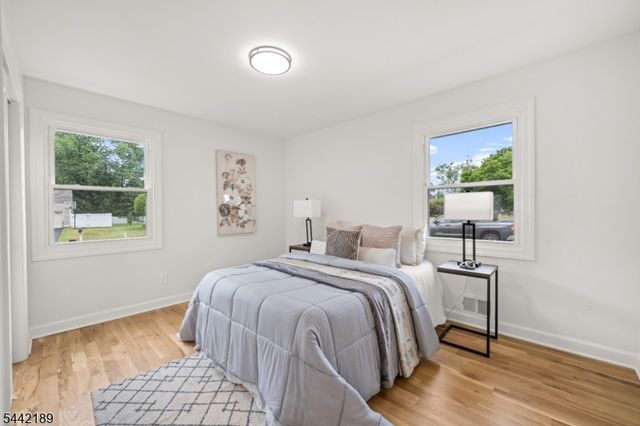 100 Pier Ln, Fairfield Twp., NJ 07004