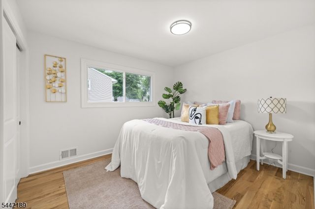 100 Pier Ln, Fairfield Twp., NJ 07004