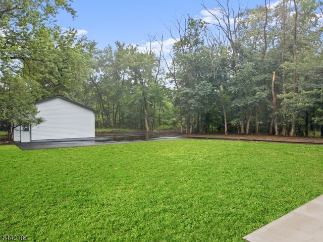 100 Pier Ln, Fairfield Twp., NJ 07004