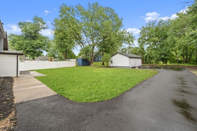 100 Pier Ln, Fairfield Twp., NJ 07004