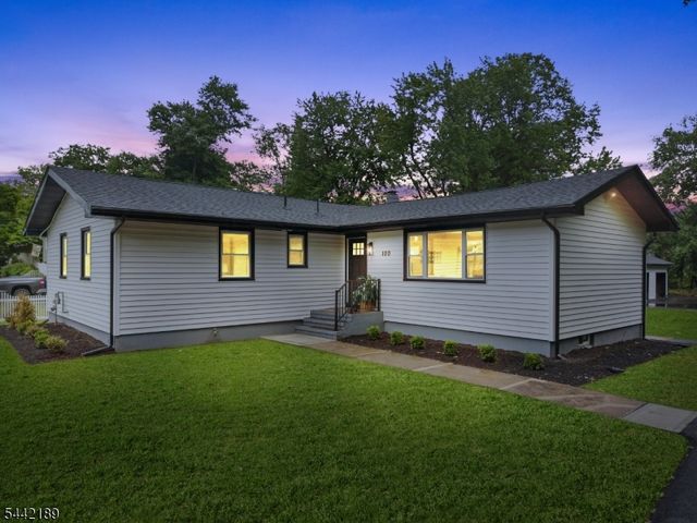 100 Pier Ln, Fairfield Twp., NJ 07004