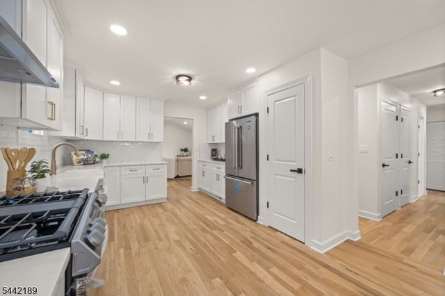 100 Pier Ln, Fairfield Twp., NJ 07004