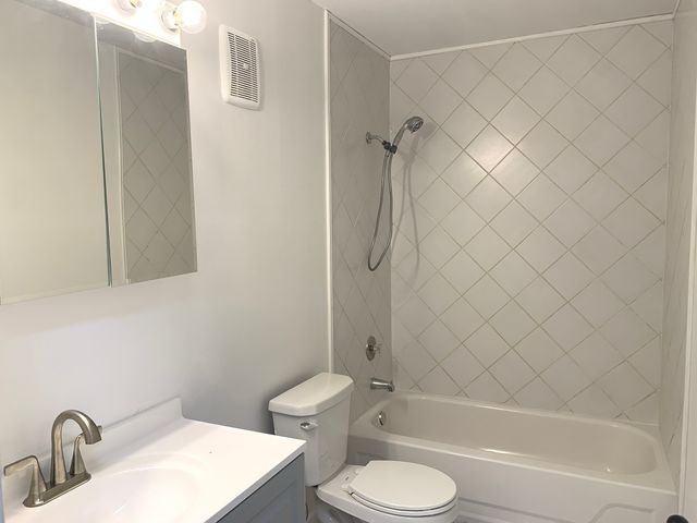 621 Tralee Court 3A, Schaumburg, IL 60193