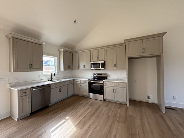 811 N Dickerson Chapel Rd, Lebanon, TN 37087