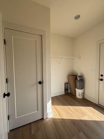 811 N Dickerson Chapel Rd, Lebanon, TN 37087