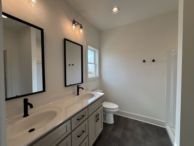 811 N Dickerson Chapel Rd, Lebanon, TN 37087