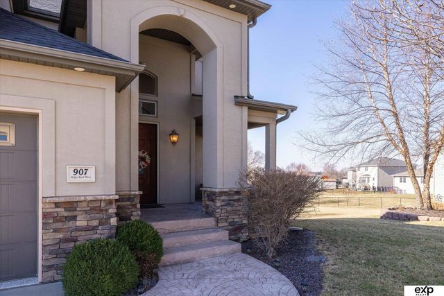 907 Ridge Road Place, Hickman, NE 68372