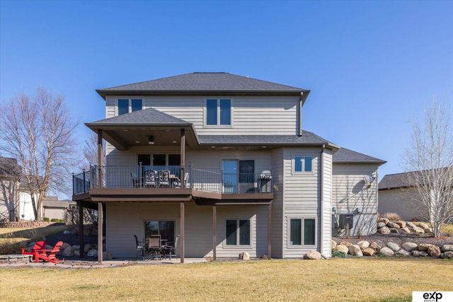 907 Ridge Road Place, Hickman, NE 68372