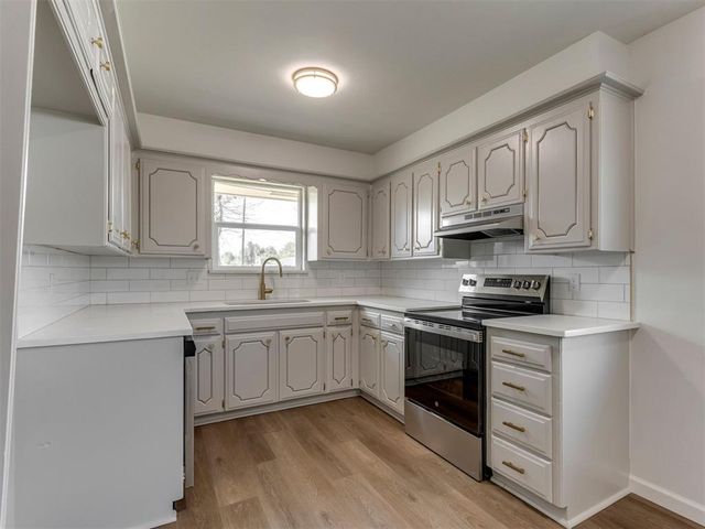 312 E Elder Lane, Mustang, OK 73064