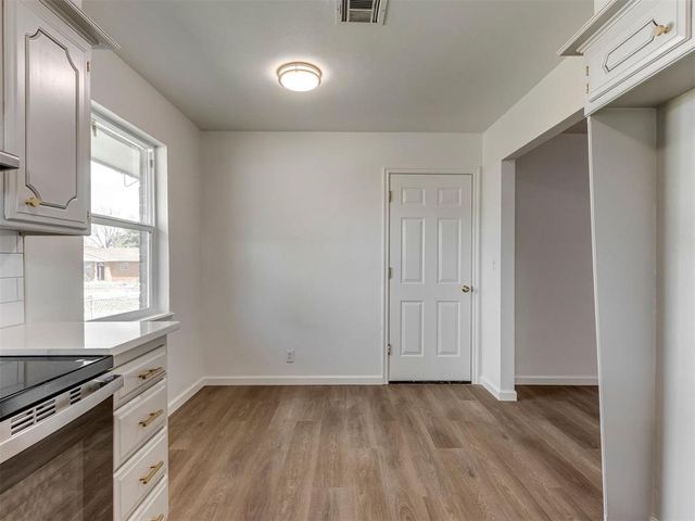 312 E Elder Lane, Mustang, OK 73064