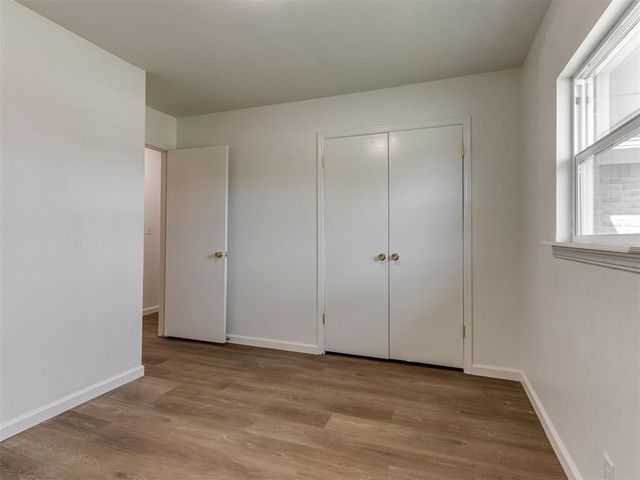 312 E Elder Lane, Mustang, OK 73064